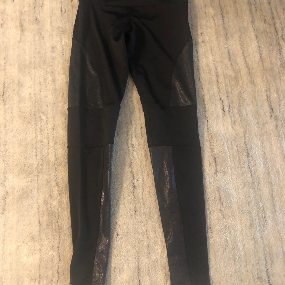 Onzie Blocked Leggings - Picture 2 of 3